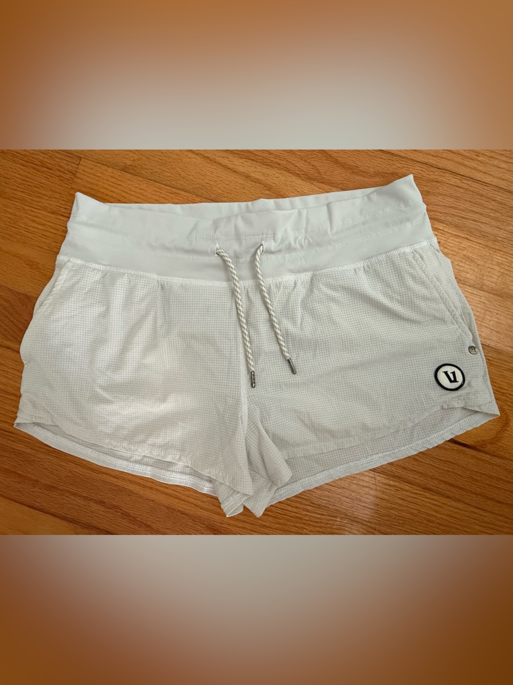 Vuori White/silver grid patterned 2.5" shorties